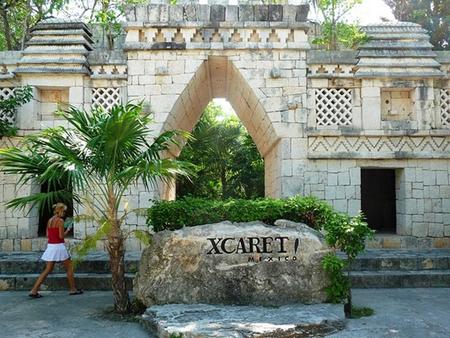 Yucatán je jedním z 31 mexických států, rozkládající se na stejnojmenném poloostrově. Nedaleko města Cancun se rozkládá národní park Xcaret. Jedním z jeho.