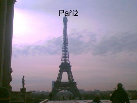Paříž. O paříži jako o pohyblivém svátku psal Ernrest Hemingway Toto pojmenování se pro Paříž náramně hodí. V Paříži se vždy něco děje. Jedno z míst kde.