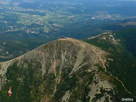 Porozhlédni se č lov ěč e Sněžka Trosky Hrubá Skála.