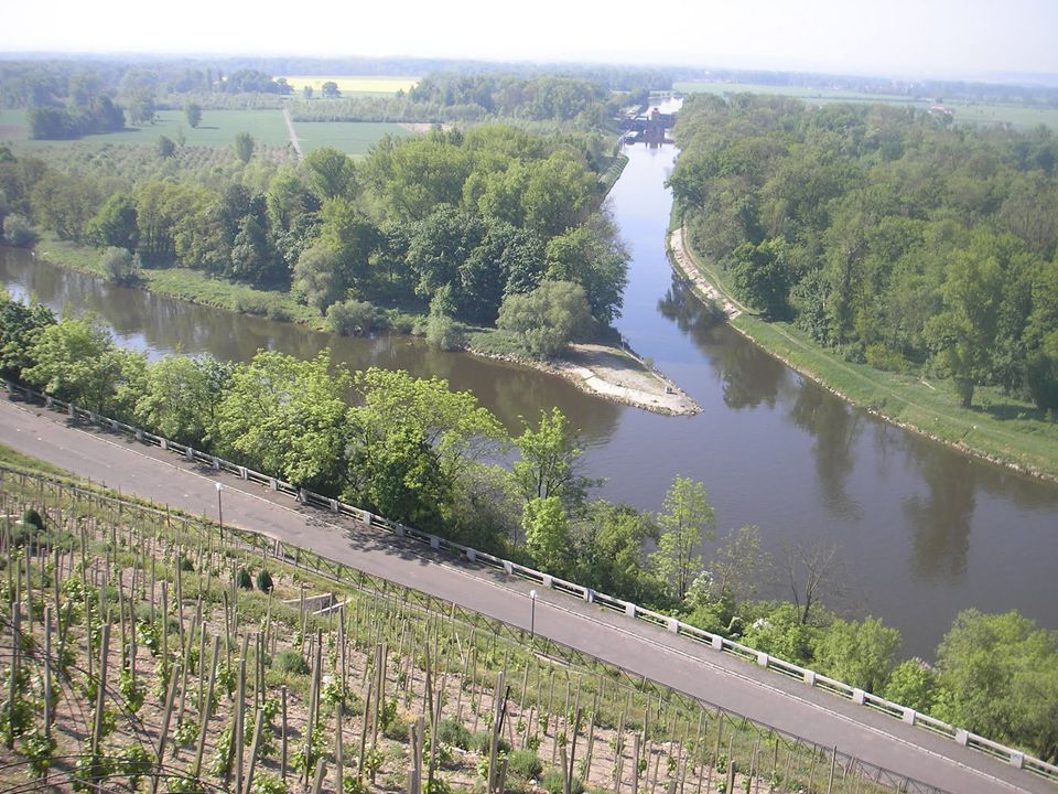 Řeky ČR Vltava – délka toku 430 km – naše nejdělší řeka