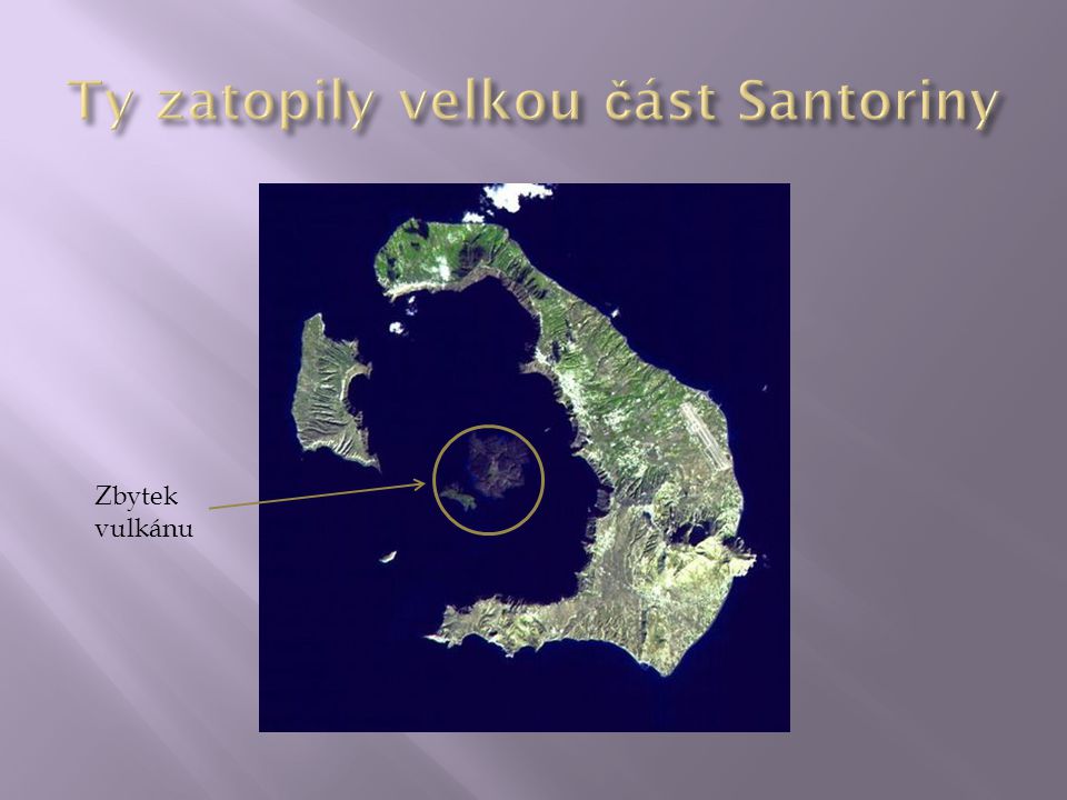 Ty zatopily velkou část Santoriny