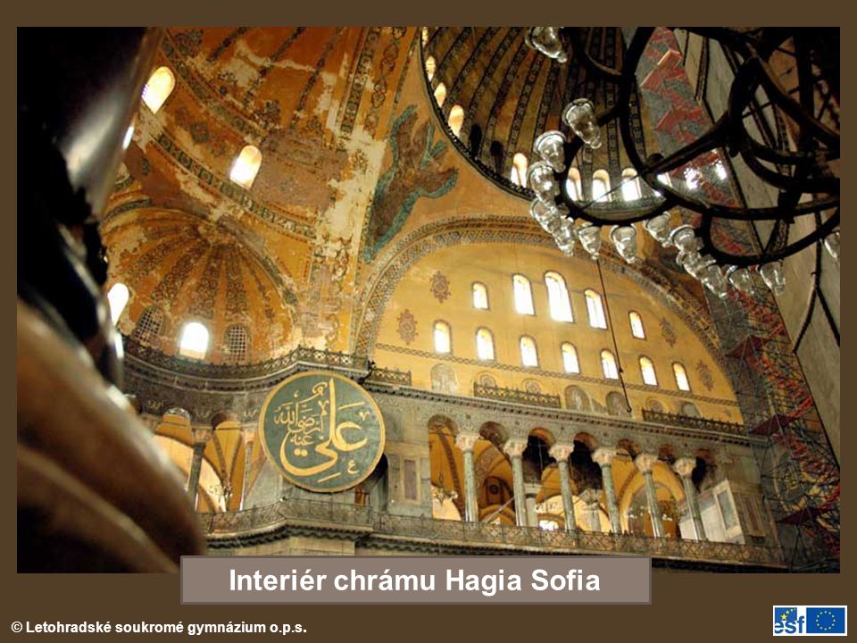 Interiér chrámu Hagia Sofia